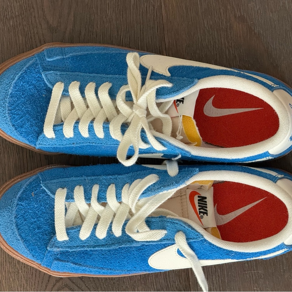 Nike Vibrant Blue and Cream Sneakers